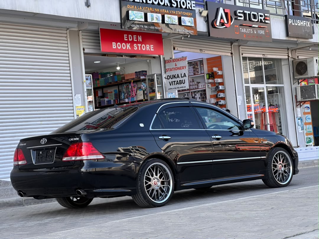 Toyota Crown Athletes thumbnail 3
